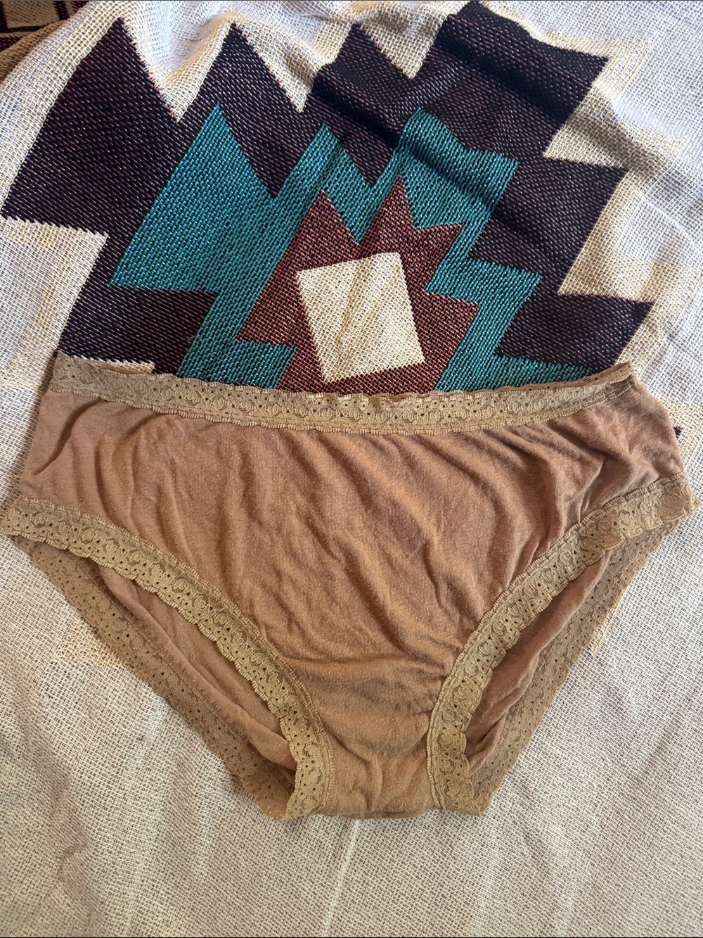 Blue canoe lace panties hip huggers tan lace women’s medium
